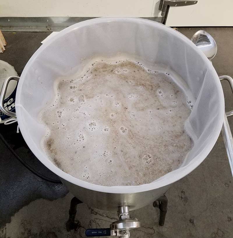 filtre içinde bira yapımı